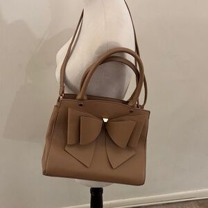 Elegant Tan Bow Accent Women's Bag